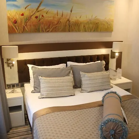 Seven Deep Hotel 3*